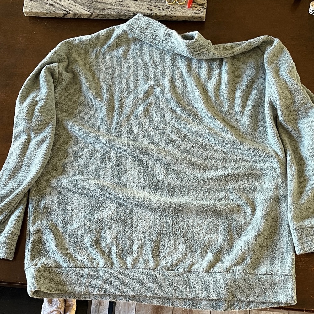 PINK Victoria's Secret Woman’s Soft Aqua Crewneck Sweater - Picture 7 of 7